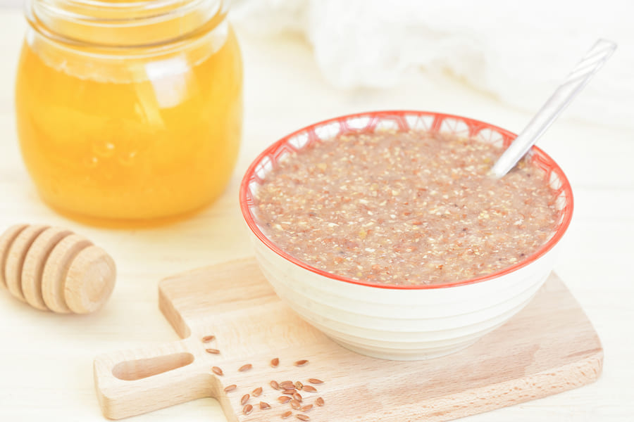 vegan-breakfast-porridge-from-flaxseed-honey-raw-food-meal (1).jpeg