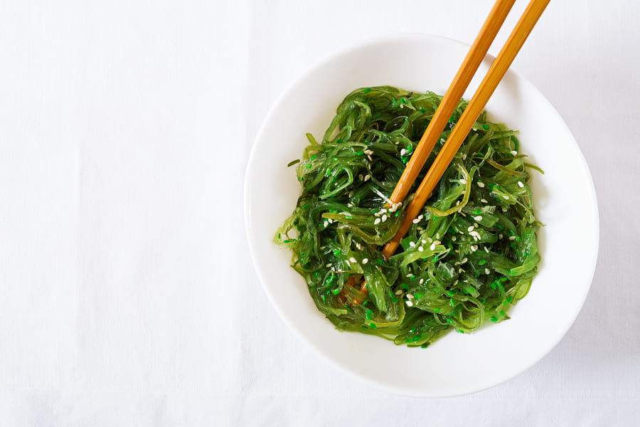 wakame-chuka-seaweed-salad-with-sesame-seeds-bowl (1).jpeg